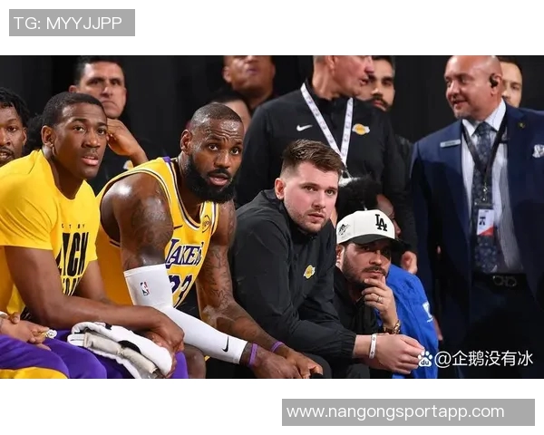 湖人雄鹿同为2胜2负NBA杯冠军次年小组赛双双出局