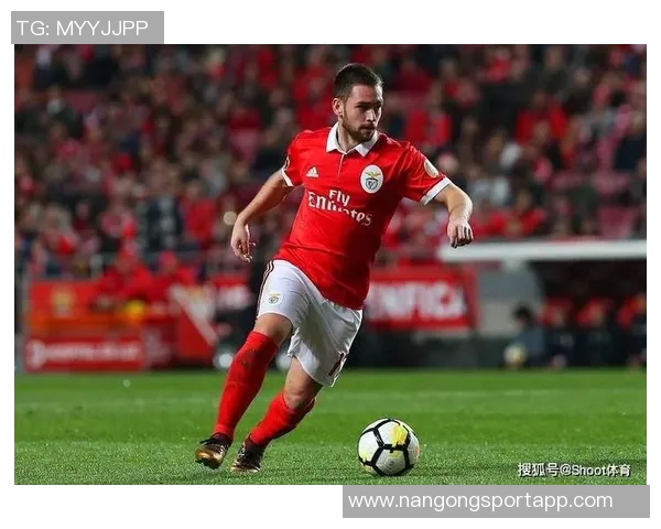 怀特半场表现平平仅得9分3板9助仍需寻找比赛手感提升状态 怀特半场表现平平仅得9分3板9助仍需寻找比赛手感提升状态