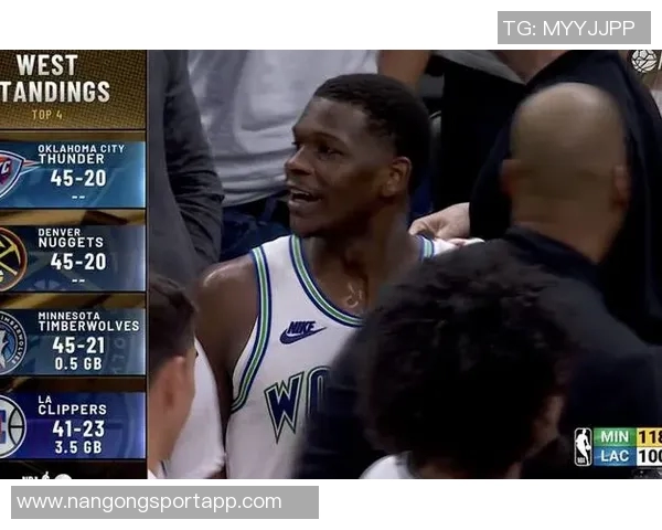 爱德华兹背部痉挛成疑队记透露揭幕战客战开拓者最新动态