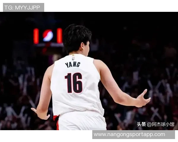 键盘侠热议文班人称小杨瀚森火箭应考虑交易杨瀚森与朱霍勒迪组合