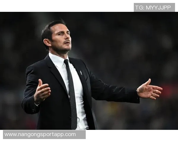 兰帕德带领球队战绩辉煌荣获英冠十月最佳教练称号