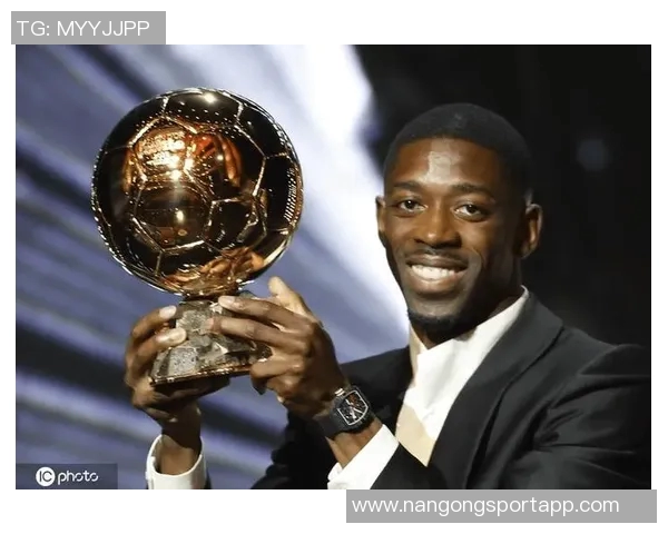 登贝莱荣获世界足球先生双料最佳称号引发热议 登贝莱荣获世界足球先生双料最佳称号引发热议